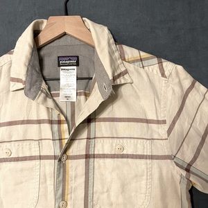 Patagonia Men’s Shortsleeved Button-up Shirt Medium